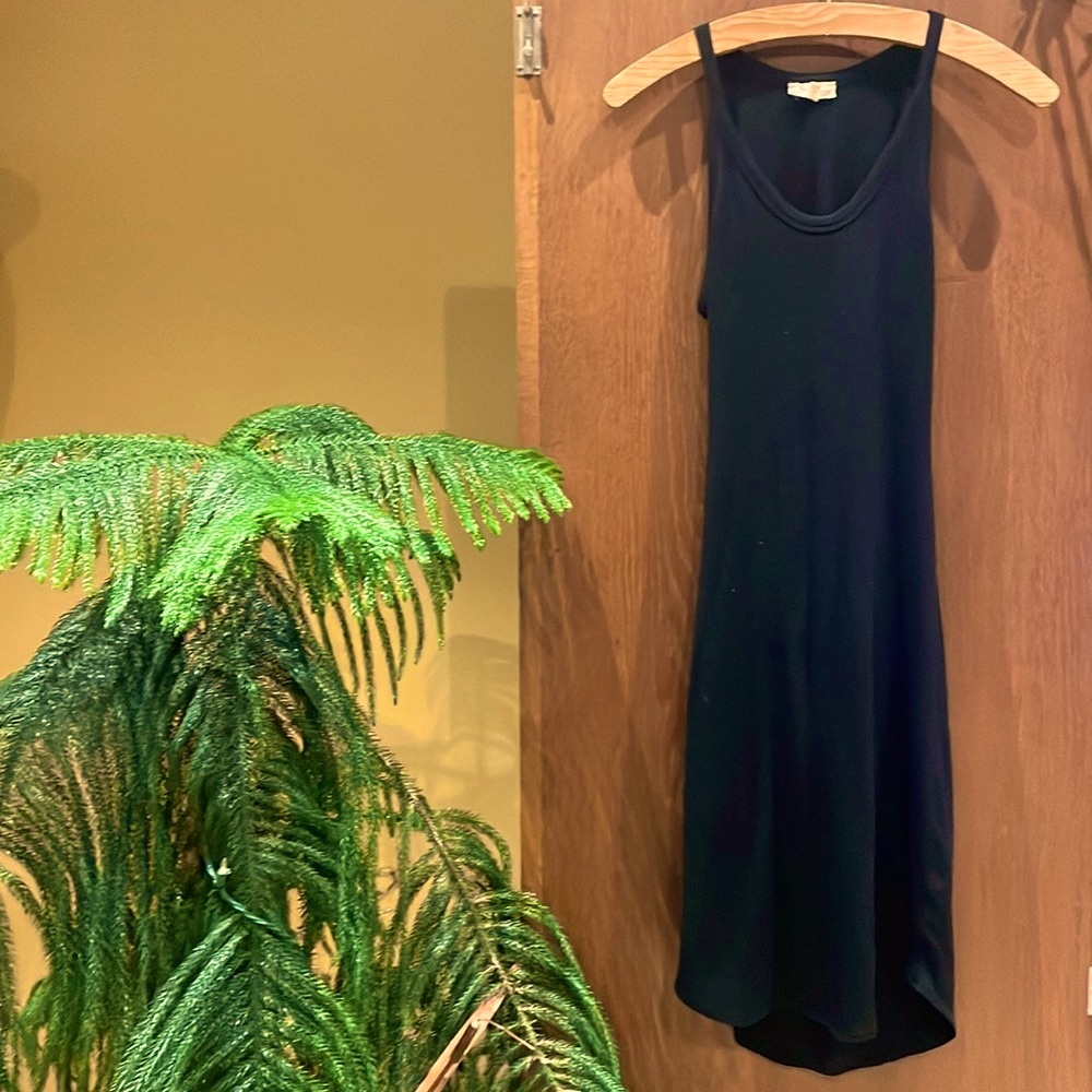 Lovely open back dress 🦋